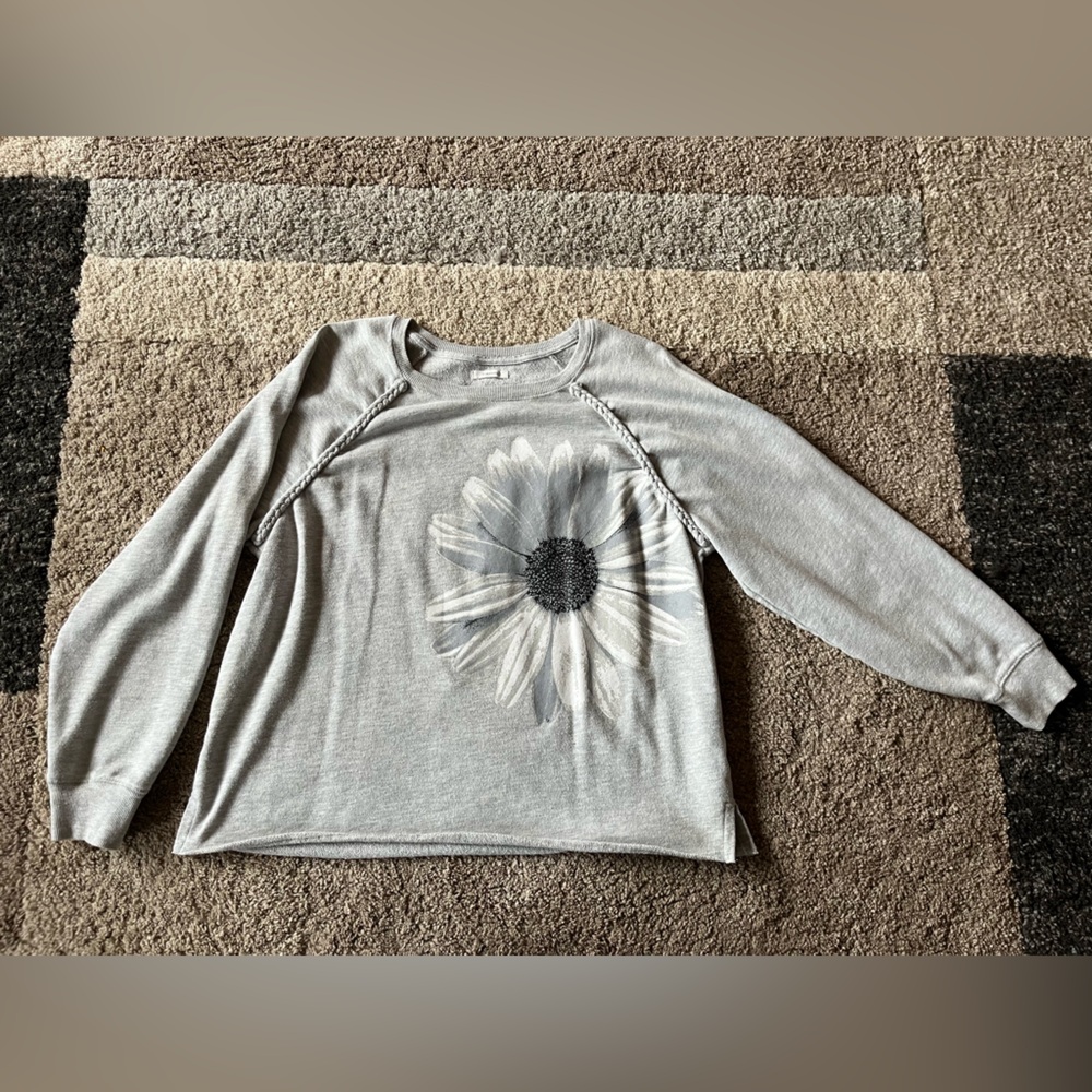 Maurices Light Gray Knit Top